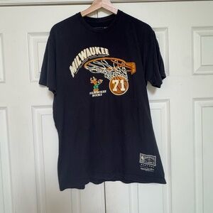 Mitchell & Ness Milwaukee Bucks 1971 Championship Black Short Sleeve Tee